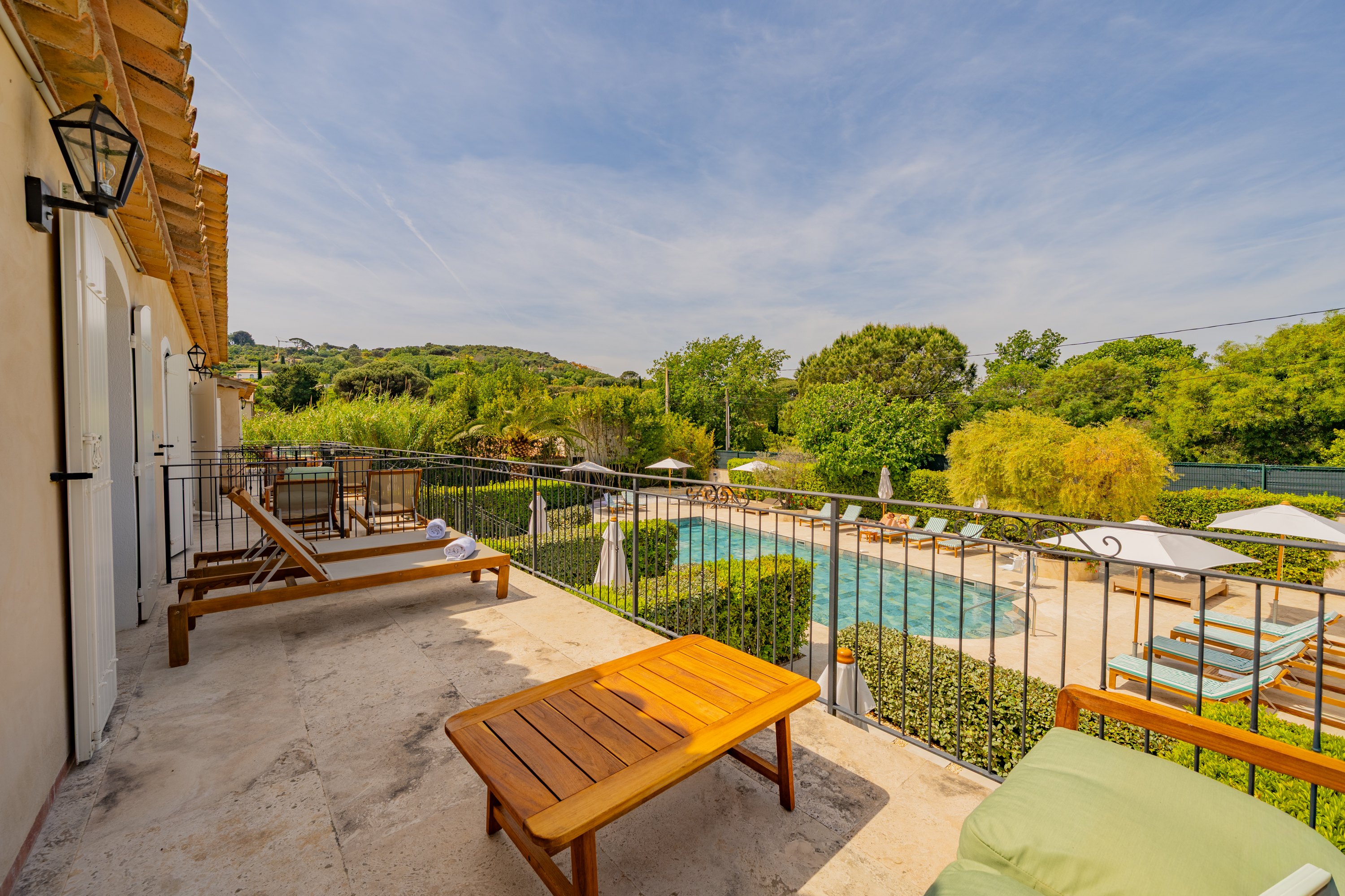 Chambre avec vue sur le balcon
